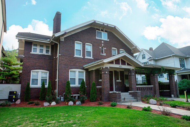 Building Photo - 307 W Green St Rental