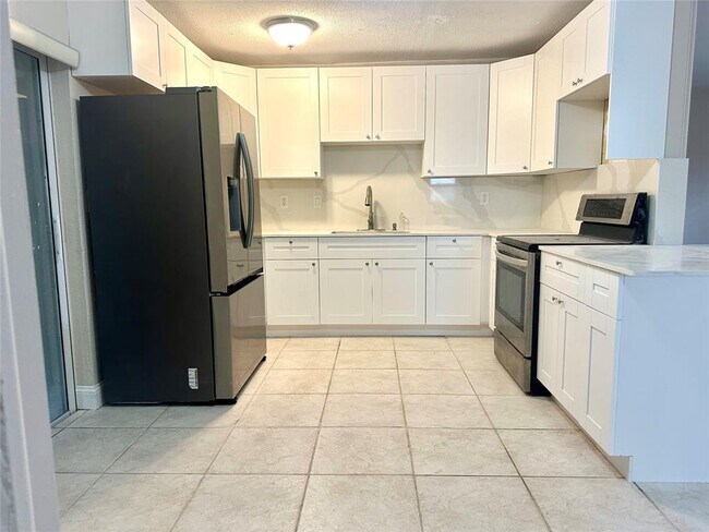 Photo - 7907 SW 3rd St