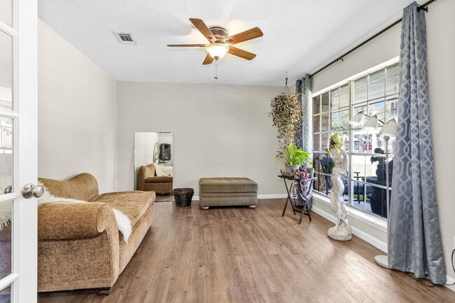 Photo - 4735 Lost Oak Dr