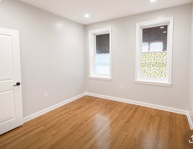 Photo - 146 W 27th St Unit 1