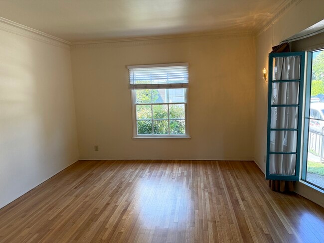 Photo - 5408 1/2 Franklin Ave Unit Franklin 1bd