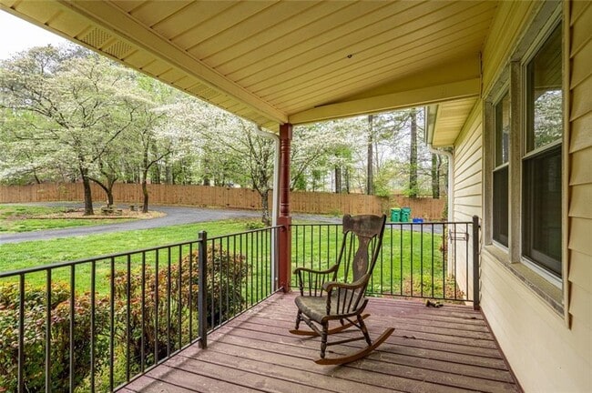 Photo - 465 Dobbs Rd