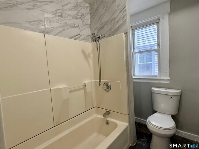 Photo - 585 Winchester Ave Unit #1