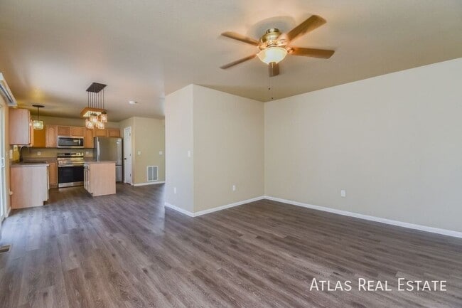 Photo - 8647 Silver Glen Dr House