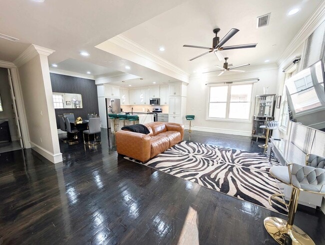 Photo - 221 N Geary Ave