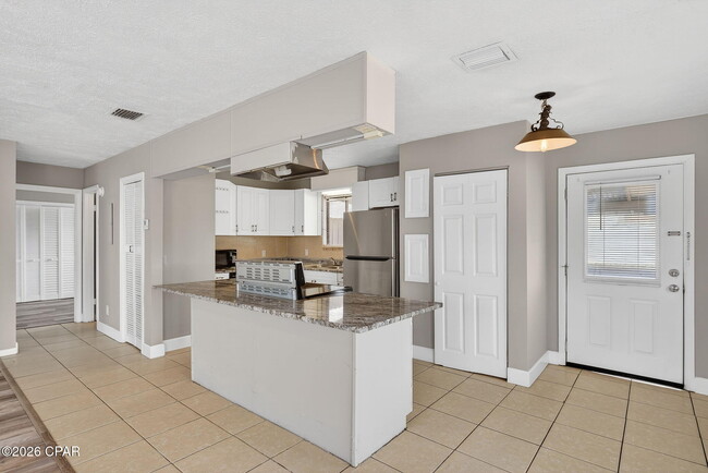 Photo - 6714 Beach Dr Unidad A