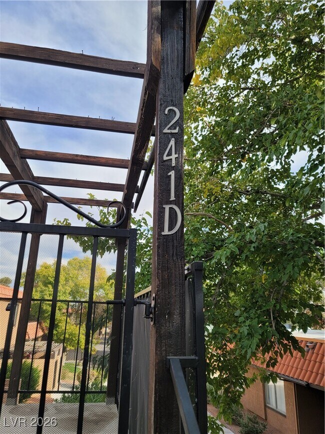 Photo - 241 Misty Isle Ln Unidad D