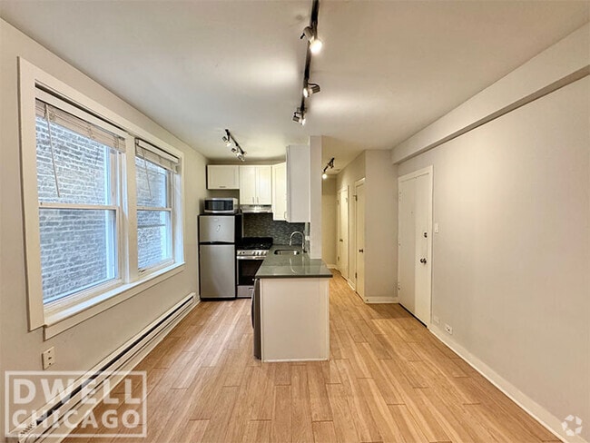 Building Photo - 501 W Belmont Ave Rental