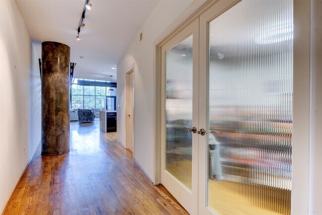 Photo - 1005 S Shepherd Dr Unit 211