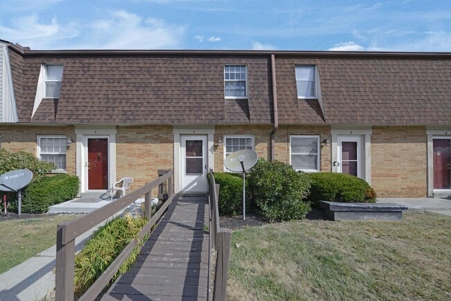 Building Photo - 5696 Beechcroft Rd Unit F Rental