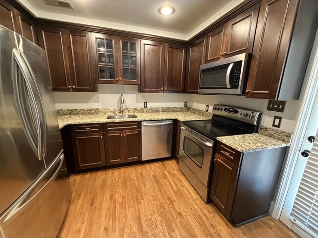 Photo - 1215 Pinecrest Ave