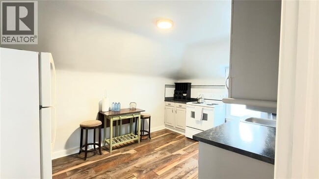 Photo - 826 Michigan Ave