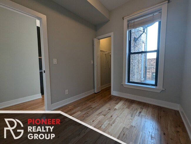 Photo - 635 W Oakdale Ave Unit 3