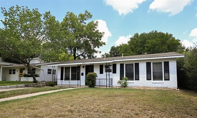 Photo - 2110 Westover Rd