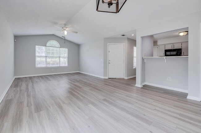 Photo - Spacious 3 Bedroom Home with Garage & Large Fenced Yard in Rincon