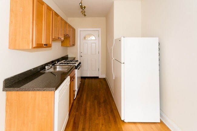 Photo - 665 W Cornelia Ave Unit N3