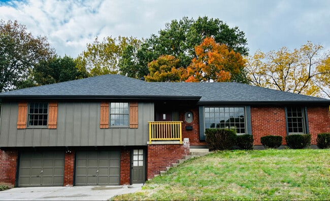 Building Photo - 6724 N Garfield Ave