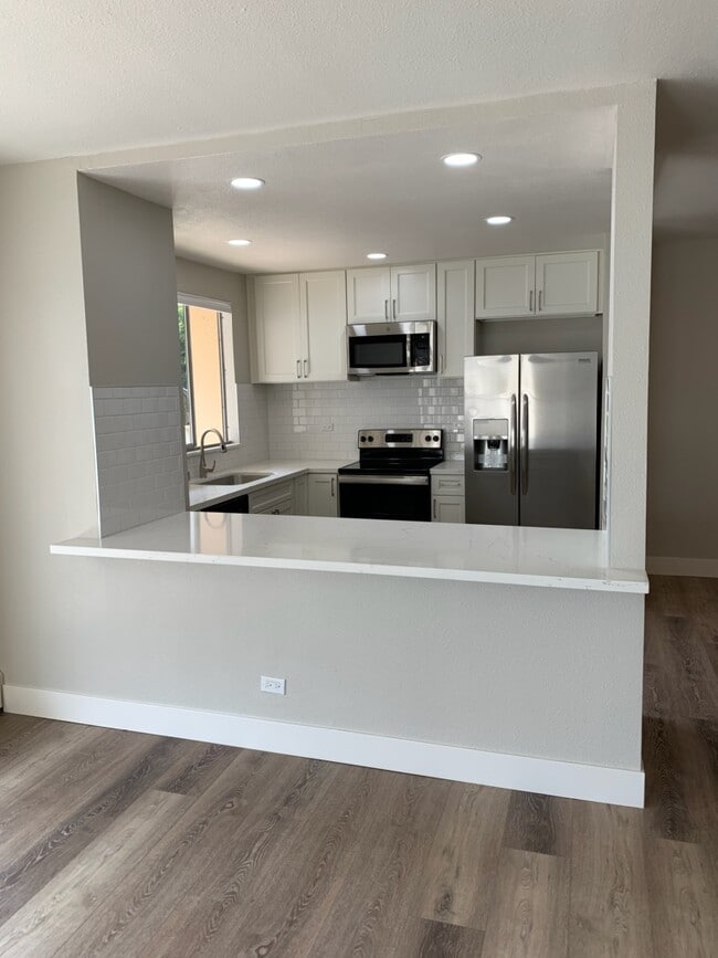 Great for Hosting! - 2030 Vallejo Street Apartments (08/25)