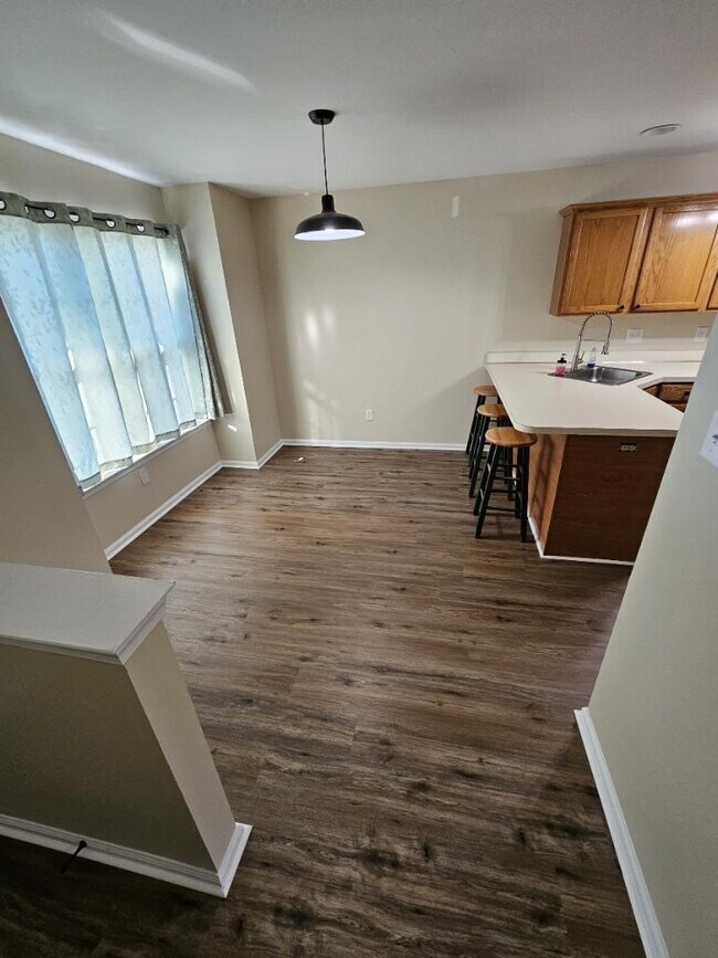 Photo - 666 Walnut Tree Dr