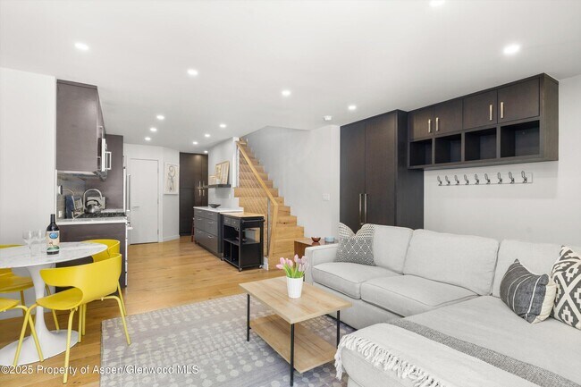 Photo - 250 S Original St Unit B