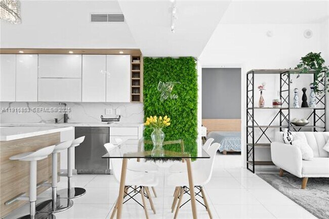 Photo - 92 SW 3rd St Unidad 92 SW 3rd St 5112