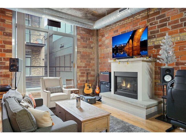Building Photo - 521 S 7th St Unit 301 Rental
