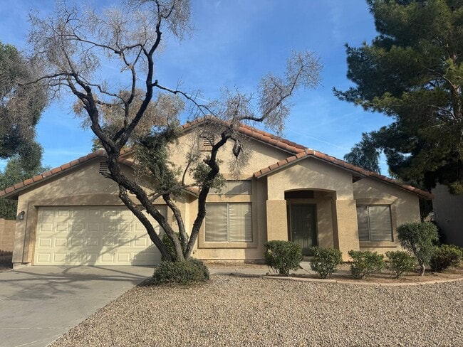 Building Photo - 3 BEDROOM HOME IN GILBERT