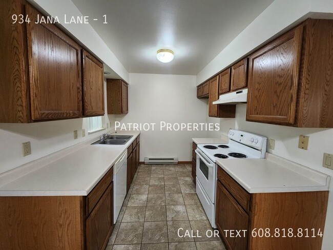 Building Photo - 934 Jana Ln Unit 1 Rental