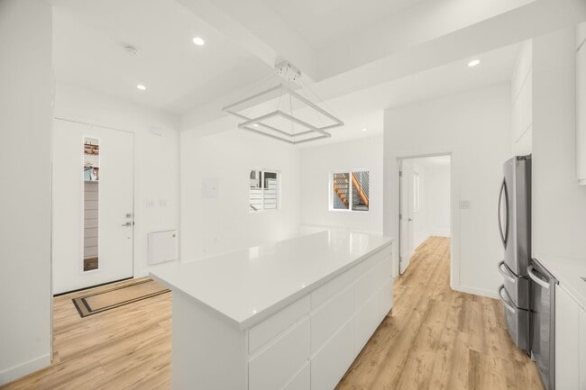 Photo - 3049-3051 Clement Street (1356rc) Unit 3049a