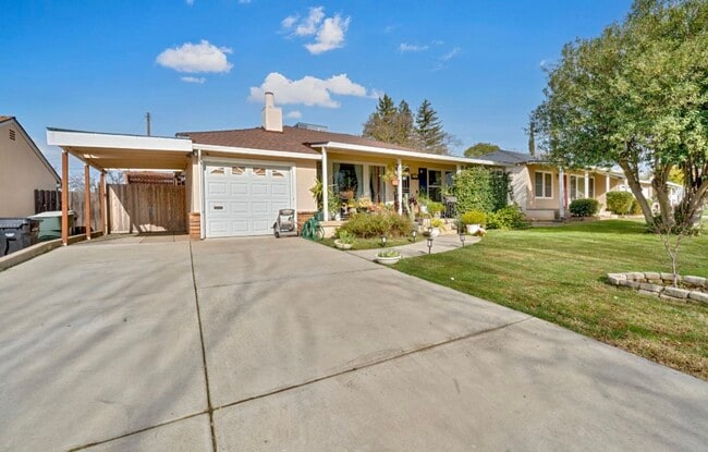 Photo - 4205 Lyle St