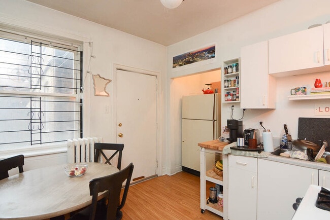 Photo - 1929 W Crystal St Unit A3