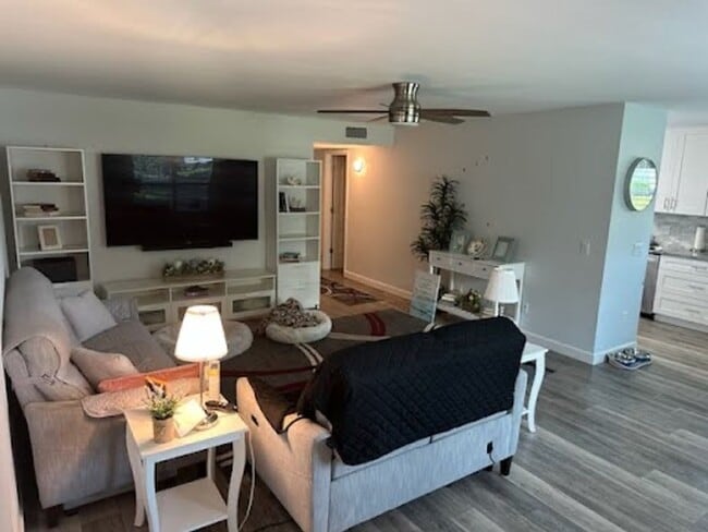 Building Photo - 2 Bedroom 2 Bath, Condo for Rent! Unit #101