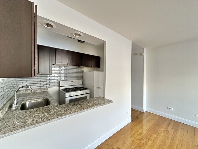 Photo - 6830 N Sheridan Rd Unit 453