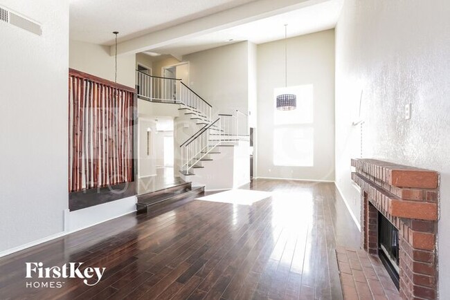 Photo - 1406 Harmony Hill Dr House