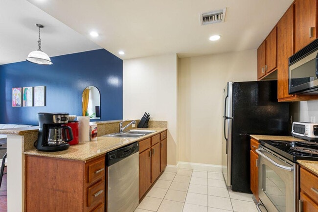 Photo - 925 Common St Unit ID1267801P