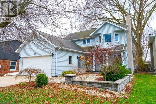 Photo - 3251 Devonshire Rd