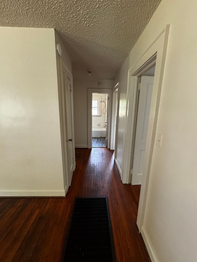 Photo - 816 Churchill Dr