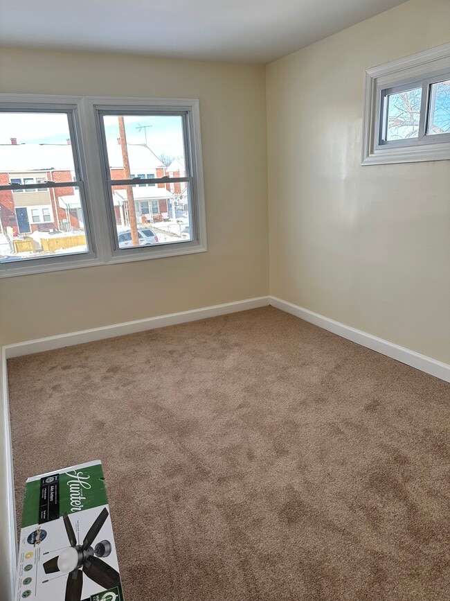 Photo - 2043 Larkhall Rd