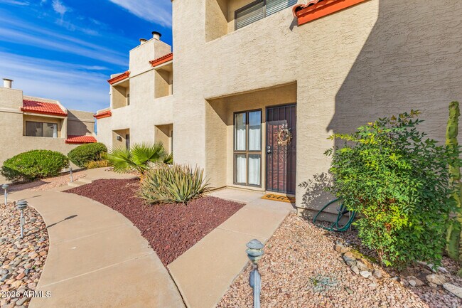 Building Photo - 1401 E Puget Ave