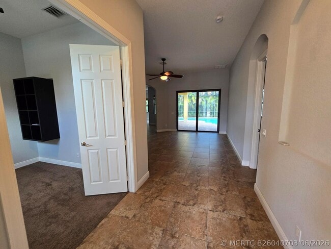 Photo - 2095 NW Diamond Creek Way