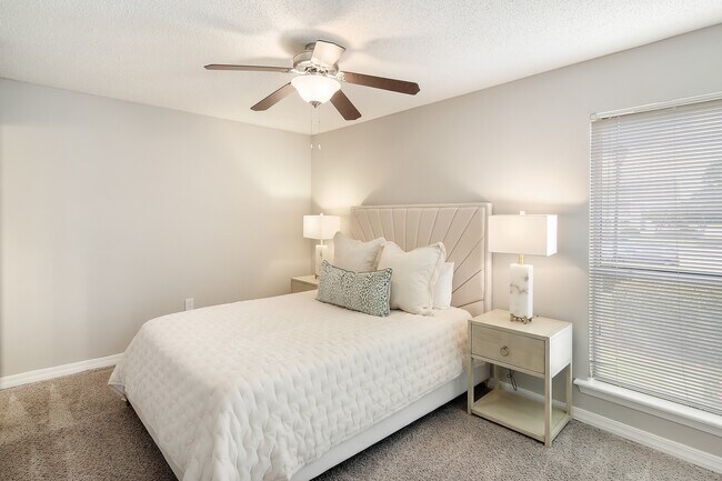 Lakeshore Pointe Apartment Homes