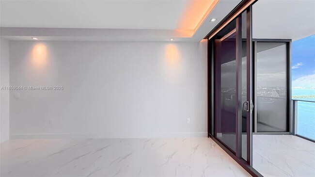 Photo - 700 NE 24th St Unit 3407