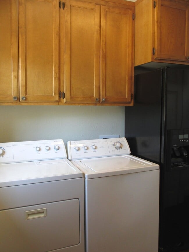 Photo - ROOMMATE NEEDED!!! Beautiful 5+ Bedrooms steps to campus and downtown