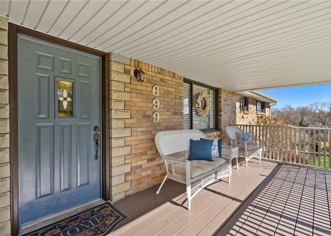 Photo - 699 Doris Dr