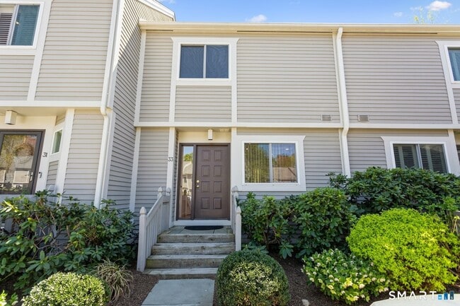 Building Photo - 33 Strathmore Ln Unit 33