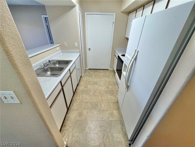 Photo - 2300 E Silverado Ranch Blvd Unidad 1159