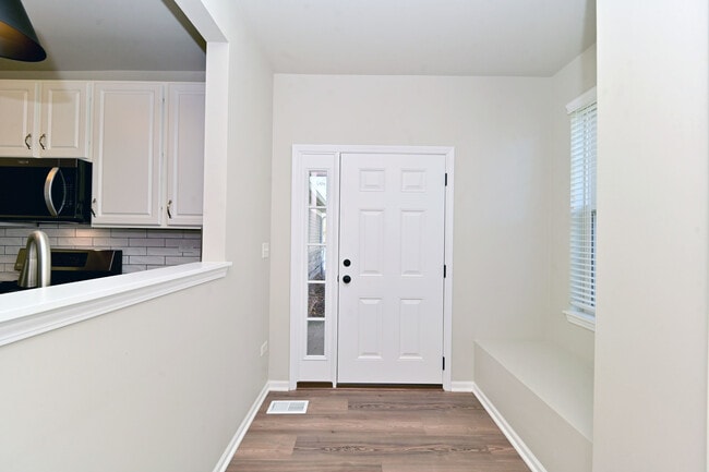 Photo - 2562 Golf Ridge Cir