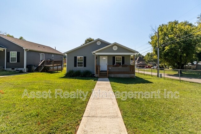 Photo - 524 Midlake Dr NE