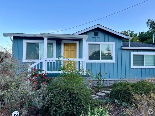 Building Photo - Fully Furnished Comfort + Rare Central A/C... Rental