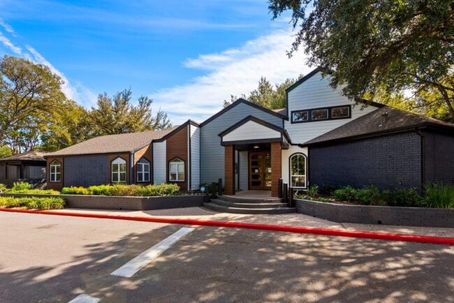 Building Photo - 12001 Metric Blvd Unit 616 Rental